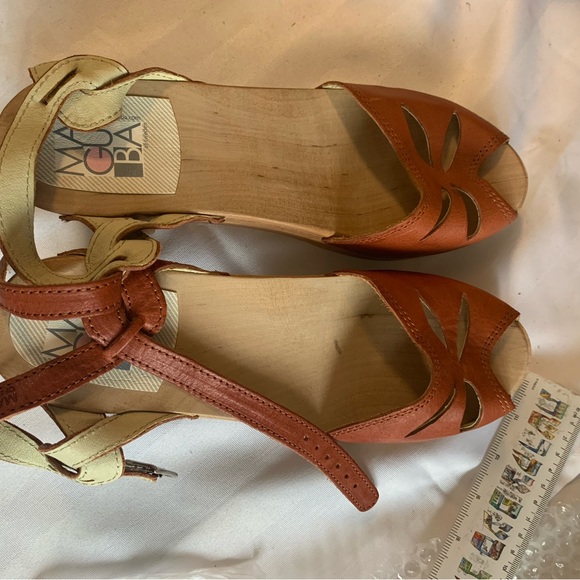 Leather clogs - Picture 2 of 8